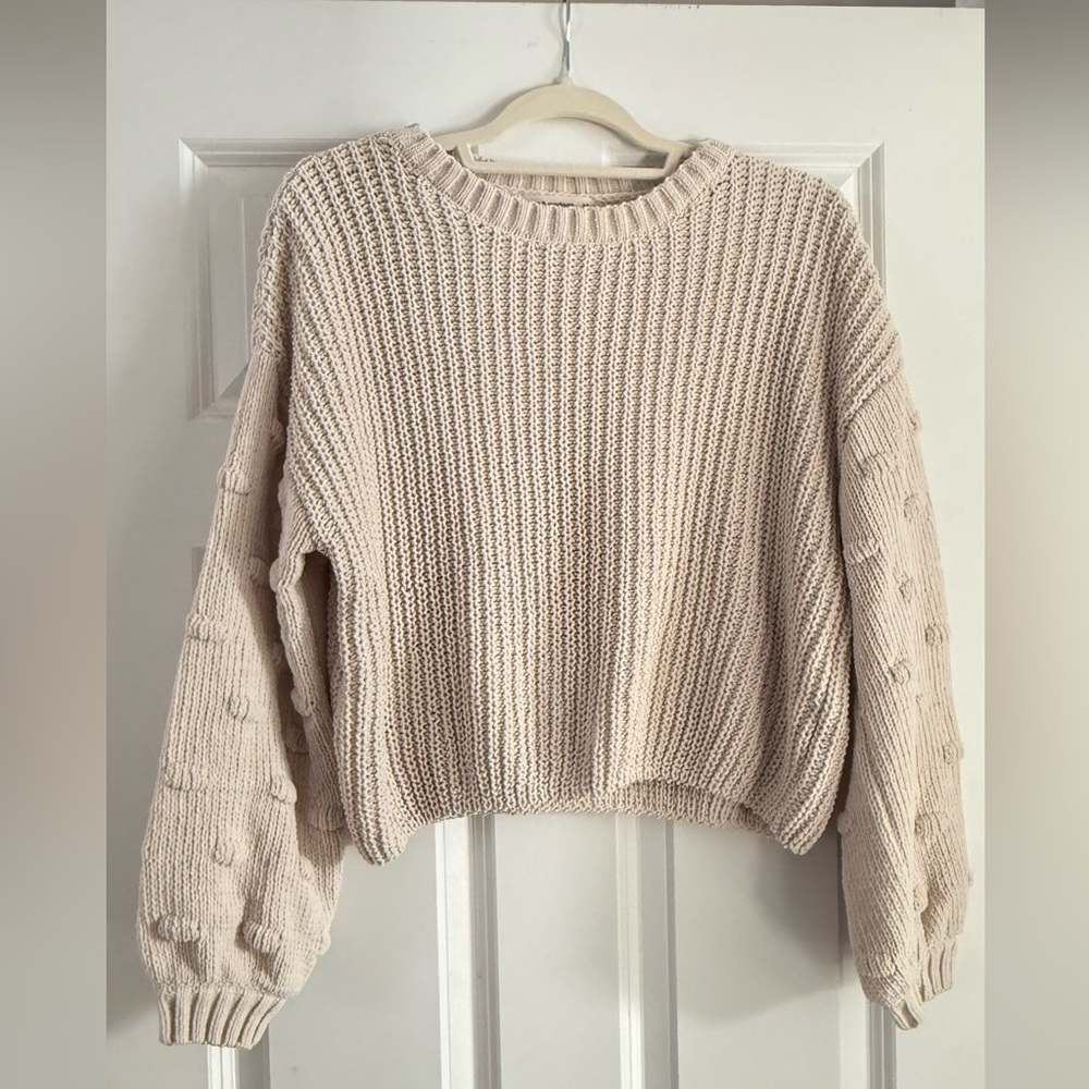 Beige knit sweater, size Medium